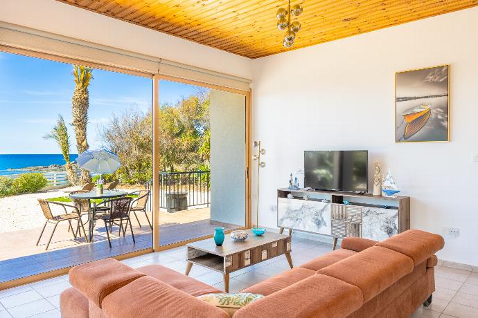  . - Villa Kochili . (Γκαλερί Φωτογραφιών) }}