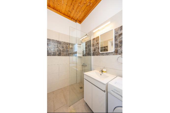  . - Villa Kochili . (Γκαλερί Φωτογραφιών) }}