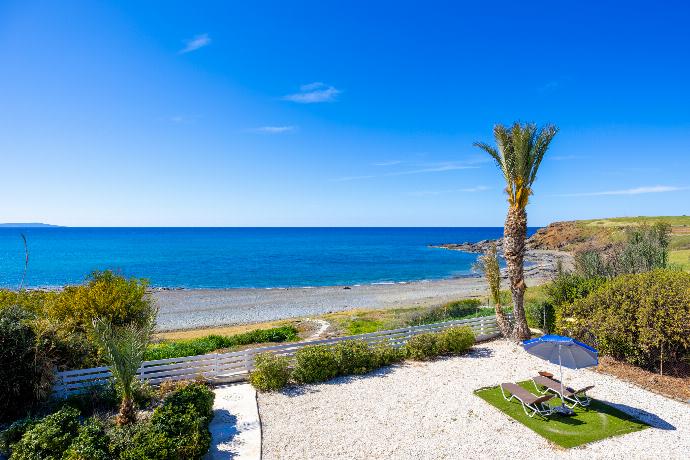  . - Villa Kochili . (Γκαλερί Φωτογραφιών) }}