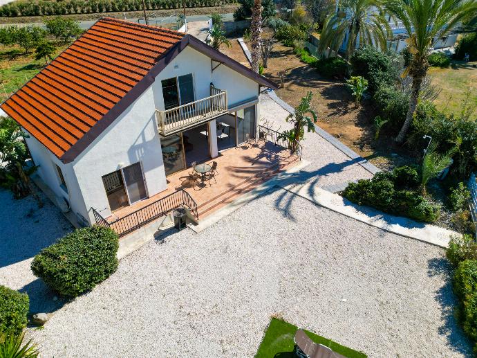  . - Villa Kochili . (Γκαλερί Φωτογραφιών) }}