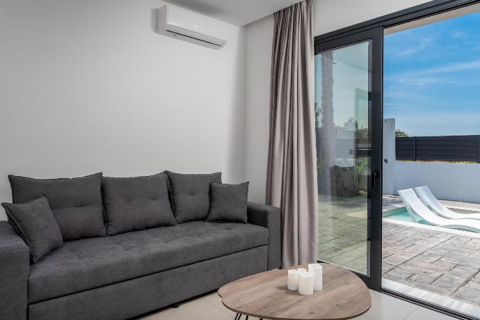  . - Villa Salty Sun 5 . (Photo Gallery) }}