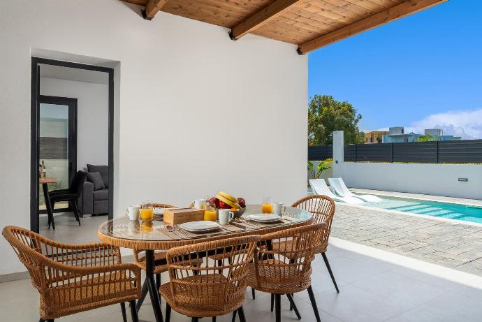  . - Villa Salty Sun 5 . (Photo Gallery) }}