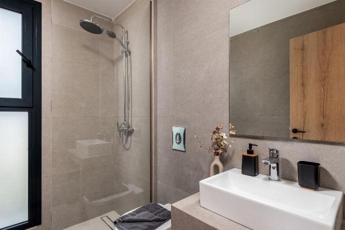  . - Villa Salty Sun 5 . (Photo Gallery) }}