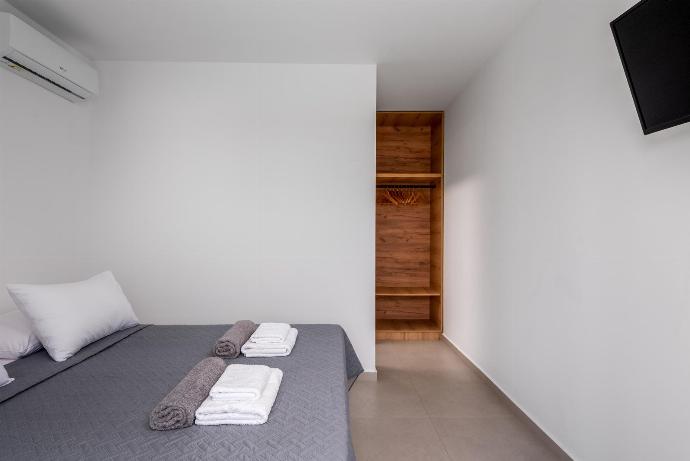  . - Villa Salty Sun 5 . (Photo Gallery) }}