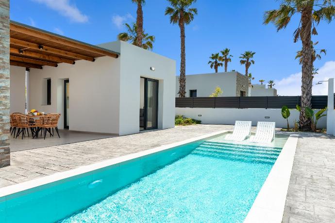  . - Villa Salty Sun 5 . (Photo Gallery) }}