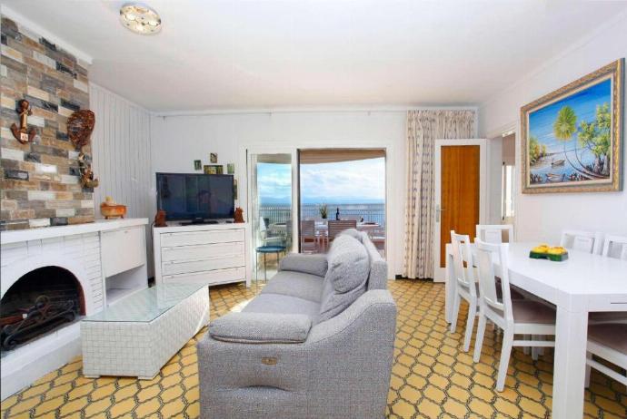  . - Villa Maria . (Photo Gallery) }}