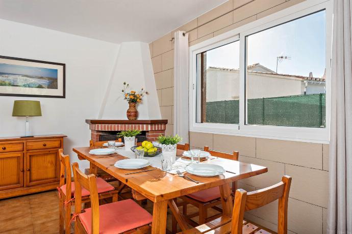  . - Villa Ponent . (Photo Gallery) }}