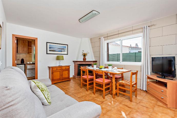  . - Villa Ponent . (Photo Gallery) }}