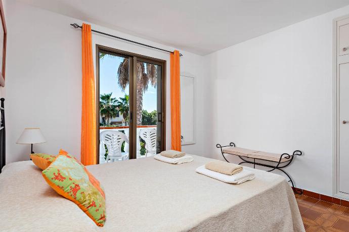  . - Villa Ponent . (Photo Gallery) }}