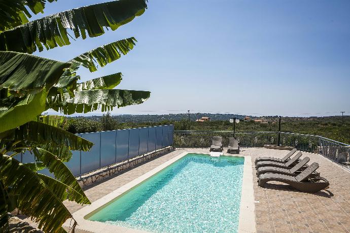  . - Villa Xenia . (Photo Gallery) }}