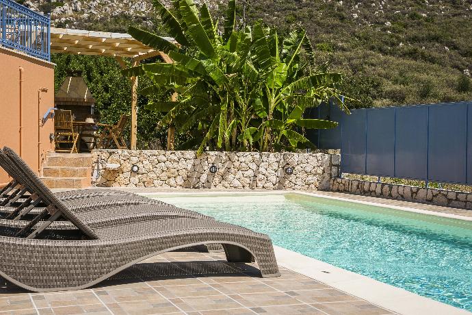  . - Villa Xenia . (Photo Gallery) }}