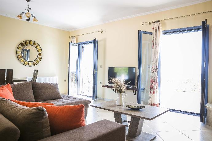  . - Villa Xenia . (Photo Gallery) }}