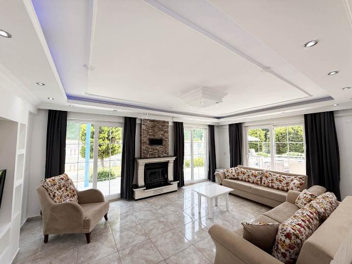  . - Villa Fergana . (Photo Gallery) }}