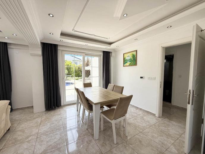  . - Villa Fergana . (Photo Gallery) }}