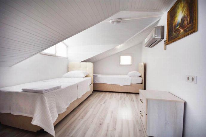  . - Villa Fergana . (Photo Gallery) }}