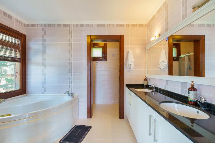  . - Villa Kuluhana . (Photo Gallery) }}