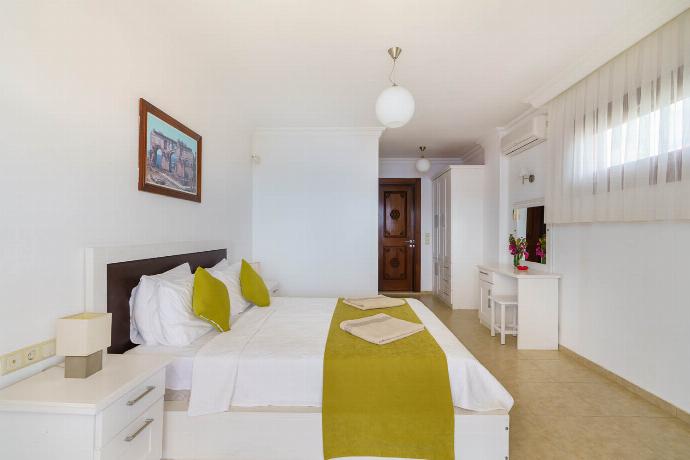  . - Villa Kuluhana . (Photo Gallery) }}