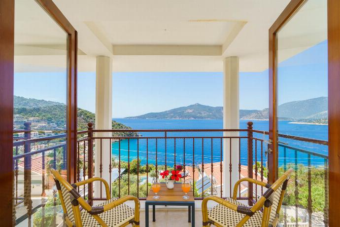  . - Villa Kuluhana . (Photo Gallery) }}