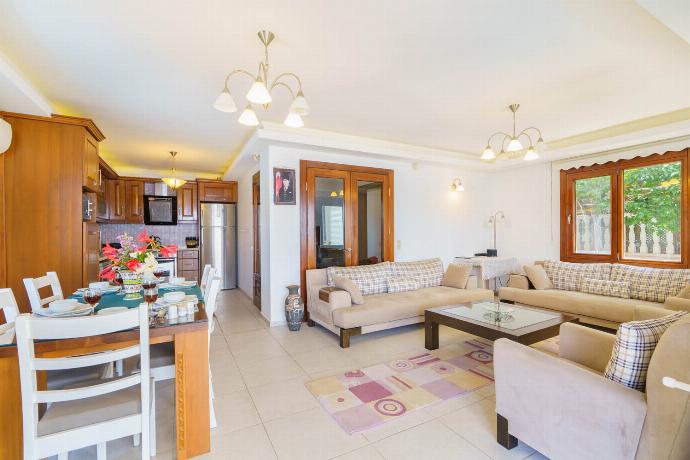  . - Villa Kuluhana . (Photo Gallery) }}