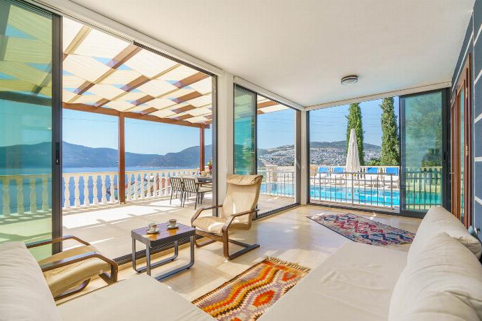  . - Villa Kuluhana . (Photo Gallery) }}