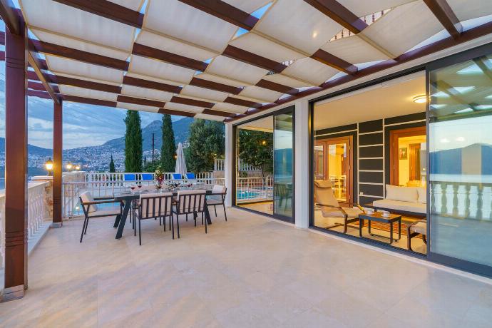  . - Villa Kuluhana . (Photo Gallery) }}