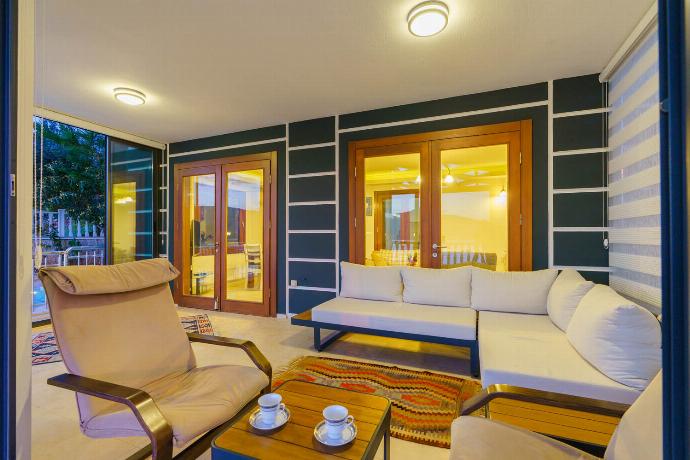  . - Villa Kuluhana . (Photo Gallery) }}