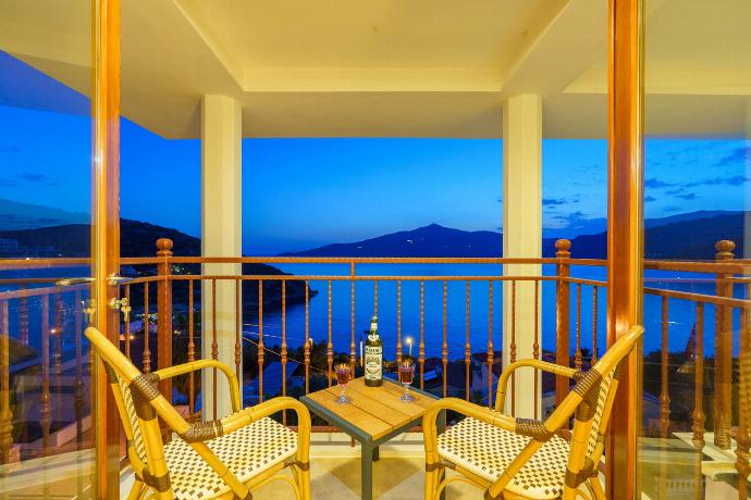  . - Villa Kuluhana . (Photo Gallery) }}