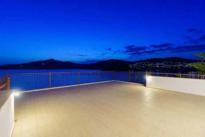  . - Villa Kuluhana . (Photo Gallery) }}