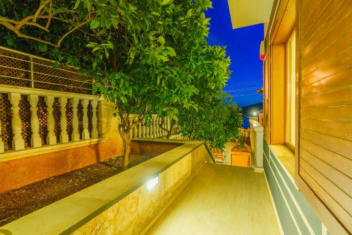  . - Villa Kuluhana . (Photo Gallery) }}