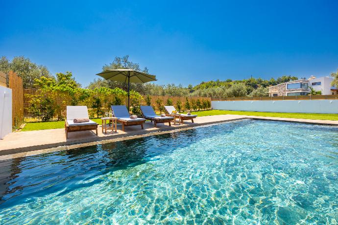 Private pool and terrace . - Villa Serenita . (Photo Gallery) }}