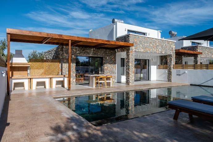  . - Villa Amethysta . (Photo Gallery) }}