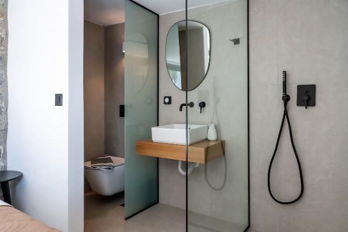  . - Villa Amethysta . (Photo Gallery) }}