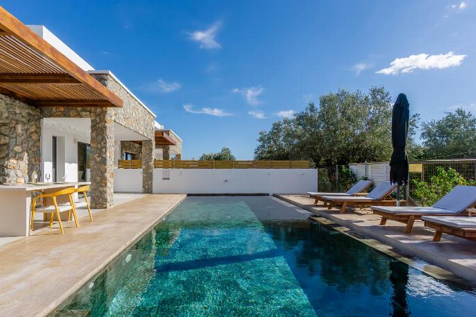  . - Villa Amethysta . (Photo Gallery) }}