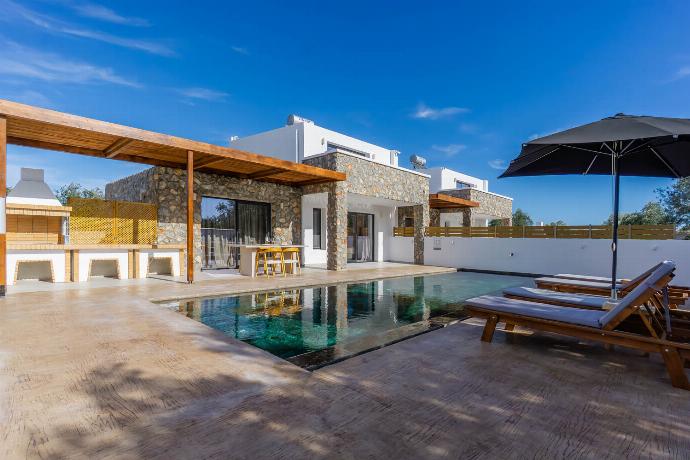  . - Villa Amethysta . (Photo Gallery) }}