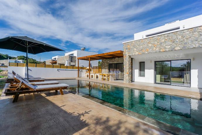  . - Villa Amethysta . (Photo Gallery) }}