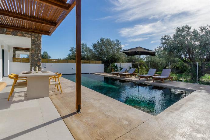  . - Villa Amethysta . (Photo Gallery) }}