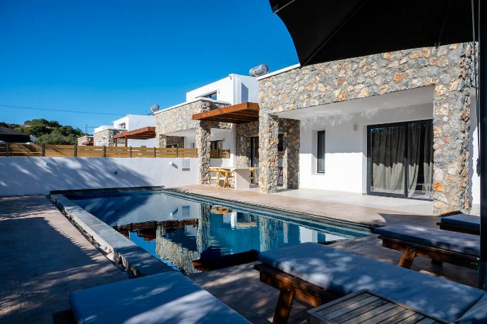  . - Villa Celestia . (Photo Gallery) }}