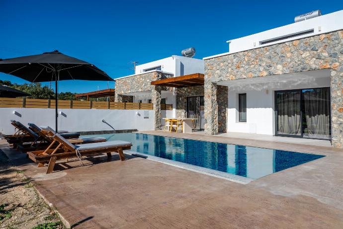  . - Villa Celestia . (Photo Gallery) }}