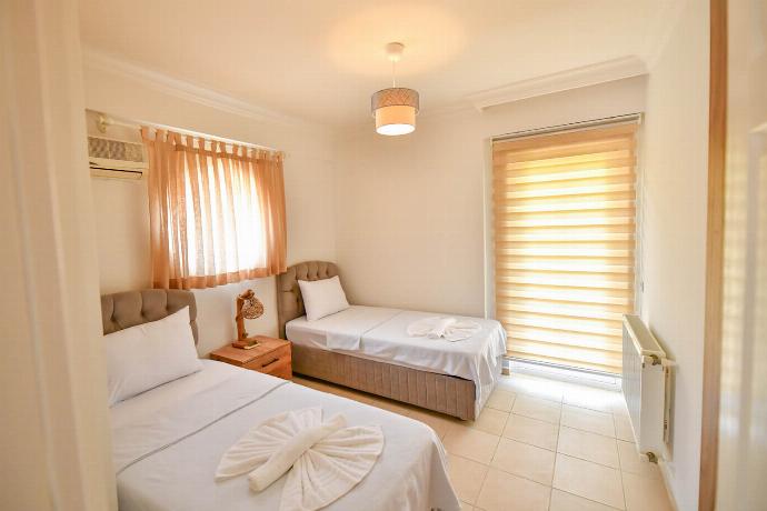  . - Villa Rosetta . (Photo Gallery) }}