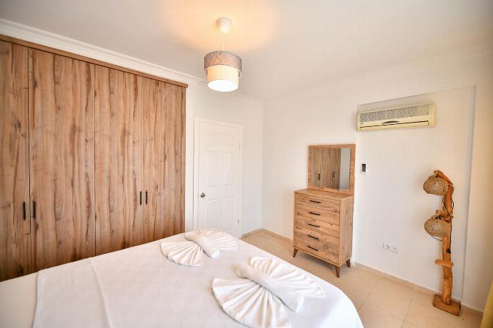  . - Villa Rosetta . (Photo Gallery) }}