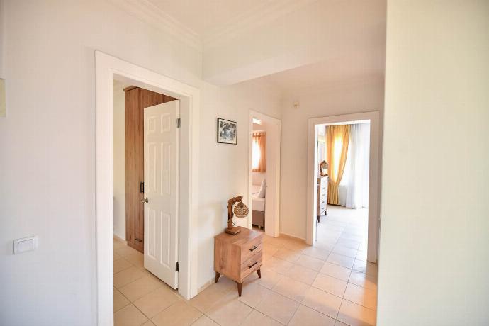  . - Villa Rosetta . (Photo Gallery) }}