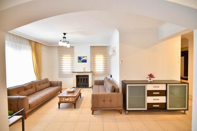  . - Villa Rosetta . (Photo Gallery) }}