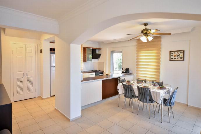  . - Villa Rosetta . (Photo Gallery) }}