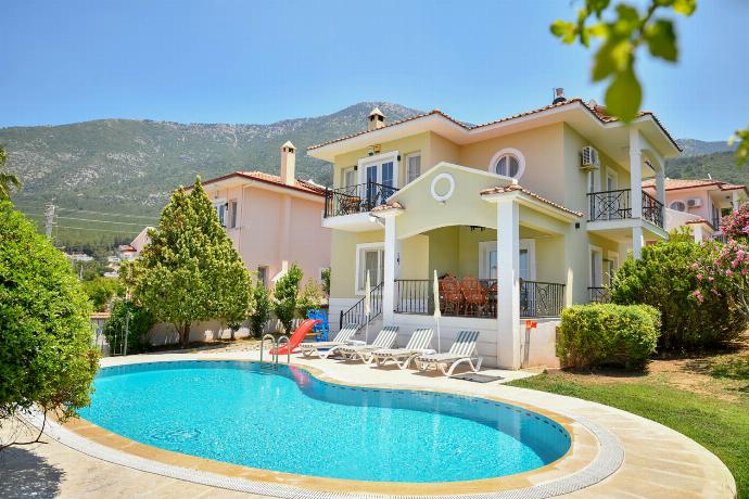  . - Villa Rosetta . (Photo Gallery) }}