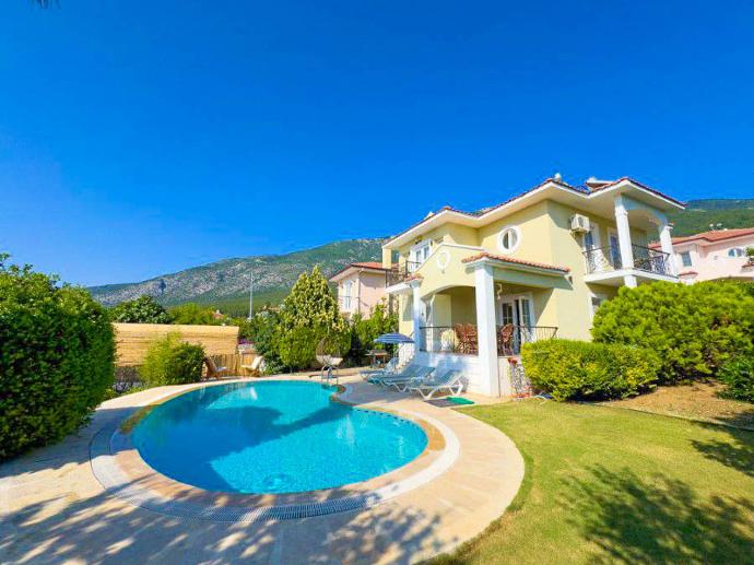  . - Villa Rosetta . (Photo Gallery) }}