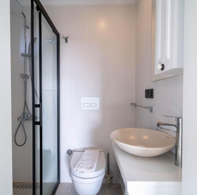  . - Villa Mira . (Photo Gallery) }}