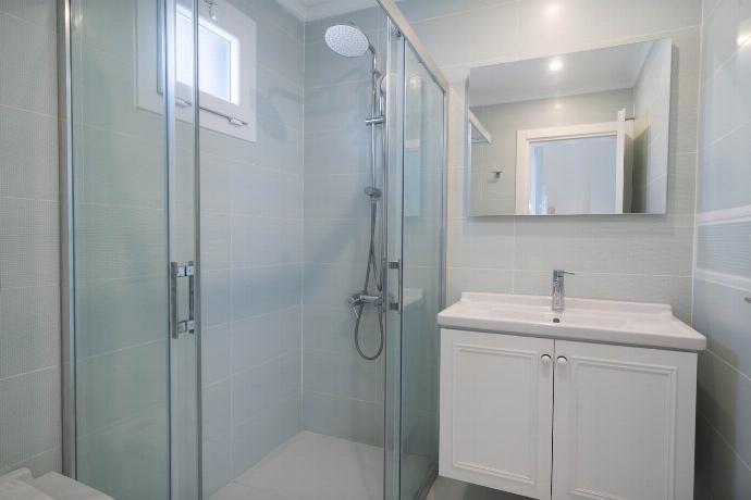  . - Villa Mira . (Photo Gallery) }}