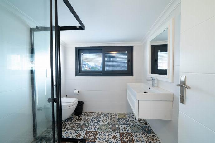  . - Villa Mira . (Photo Gallery) }}