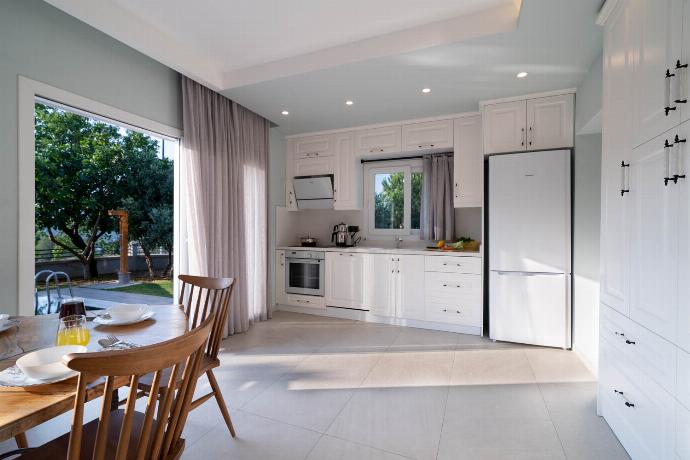  . - Villa Mira . (Photo Gallery) }}