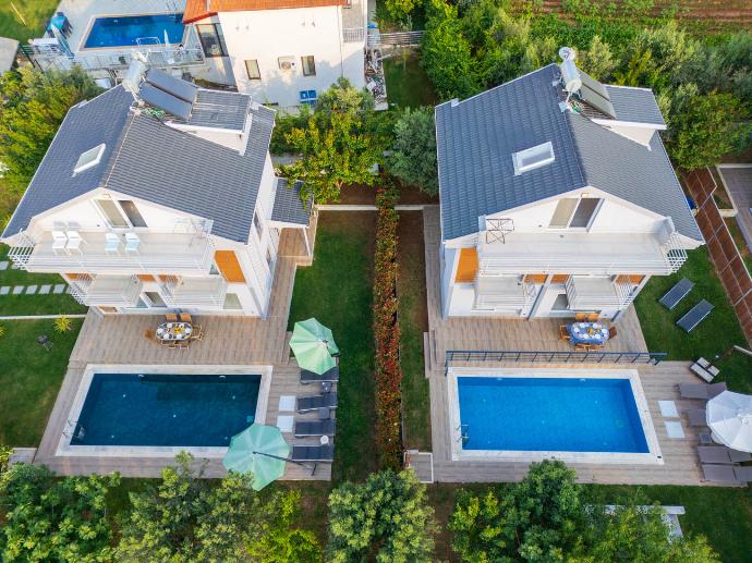  . - Villa Mira . (Photo Gallery) }}